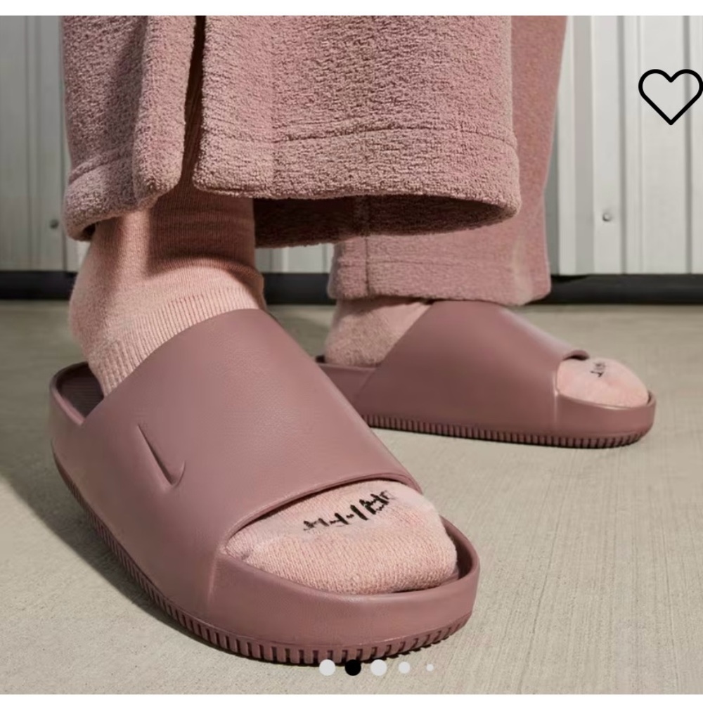 Nike Calm Slides